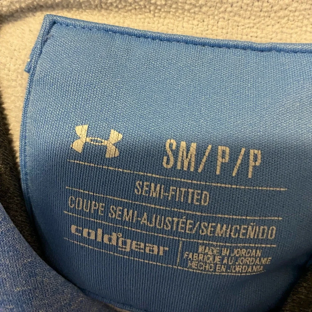 5/$20! Under Armour Hoodie - Picture 3 of 5